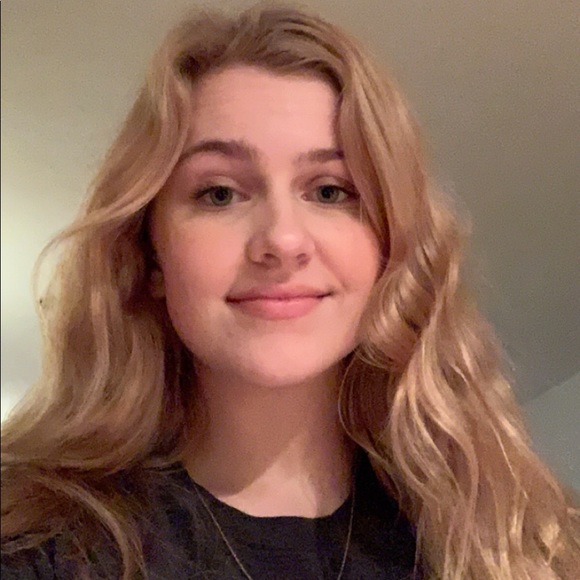 Meet your Posher, Bella - Picture 2 of 4